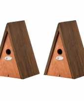 2x stuks houten vogelhuisjes vogelhuisjeen wigwam bruin 27 cm