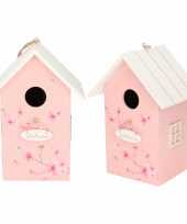 2x vogelhuisje vogelhuisje hout roze met wit dak 15 x 12 x 22 cm