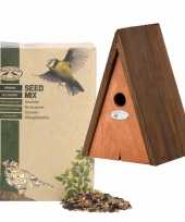 Houten vogelhuisje vogelhuisje wigwam bruin 27 cm met vogel strooivoer 2 5 kg